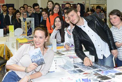 Oyuncu yazarlara Bursa’da büyük ilgi