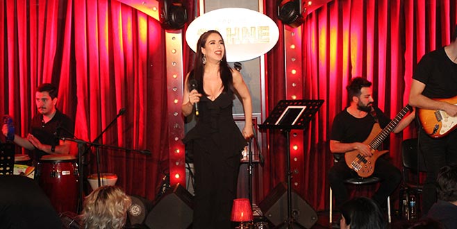 Neslihan Demirtaş’la keyifli gece 