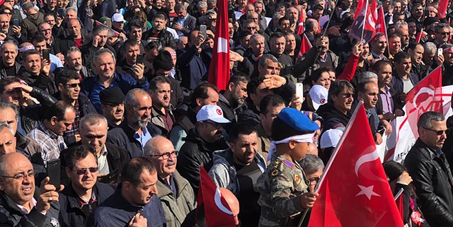 EYT’lilerden Maltepe’de miting EYT’lilerden Maltepe’de miting