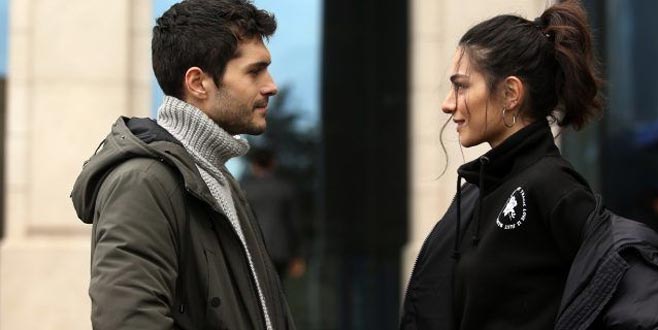 Çarpışma’nın ünlü oyuncusu, 10 yıllık ilişkisine noktayı koydu!