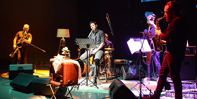 Mert Fırat’la romantik gece