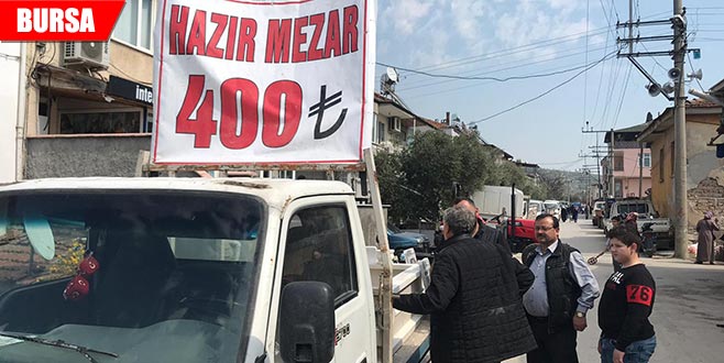 Hazır mezarlar semt pazarında Hazır mezarlar semt pazarında