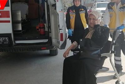 İki otomobil çarpıştı: Yaralılar var