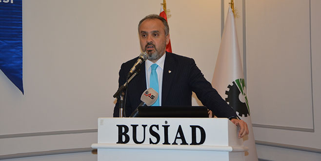 Otobana çıkıyoruz 250 km hızla gideceğiz