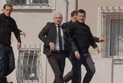 Çukur dizisi bu sahnesiyle alay konusu oldu!