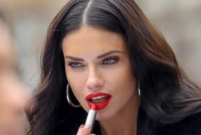 Sıfır makyaj Adriana Lima