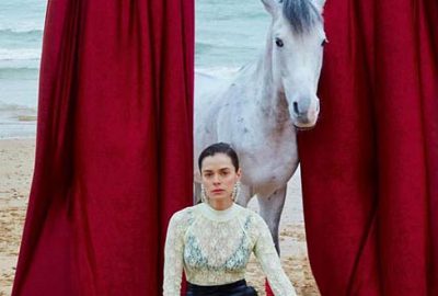 Özge’den şık kareler