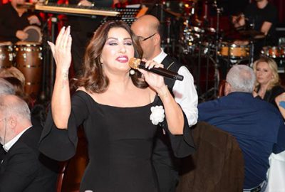 Podyum Sahne’de Nükhet Duru coşkusu