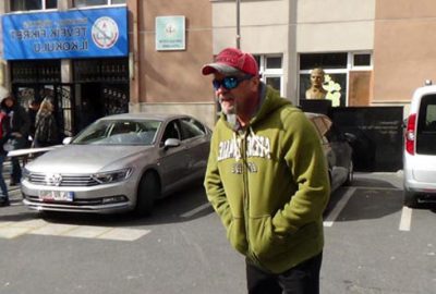 Ünlü isim oy kullanacağı okulu şaşırdı