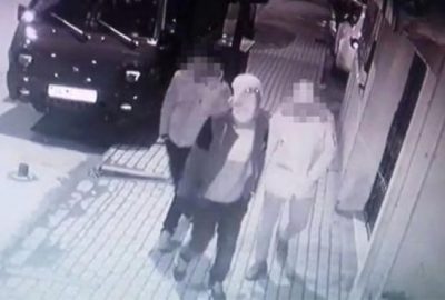 Saniye saniye hırsızlık anı kameraya böyle yansıdı