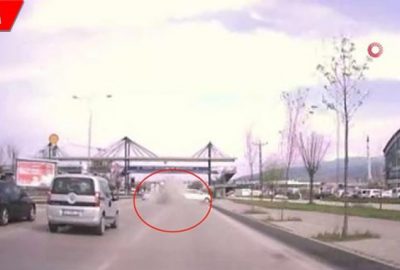 Trafikte ‘Makas’ terörü kameraya böyle yansıdı