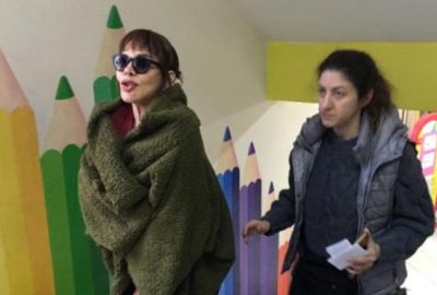 Ünlü sanatçı, oy kullanmak için gittiği okulda eli boş döndü