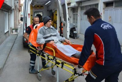 Oy kullanmaya sedye ile taşındılar