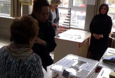 Bütün ünlüler poz verirken, usta isim sessiz sedasız oyunu kullandı