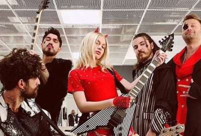 İngilizce albüm yapıyor