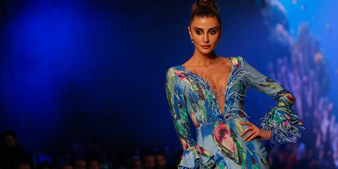 Modacılar vazgeçene kadar podyumdayım Modacılar vazgeçene kadar podyumdayım