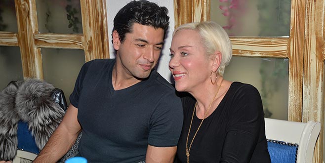 Sevgilimin annesini oynarım!