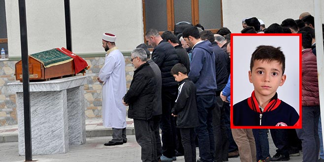 Minik Yücel son yolculuğuna uğurlandı Minik Yücel son yolculuğuna uğurlandı