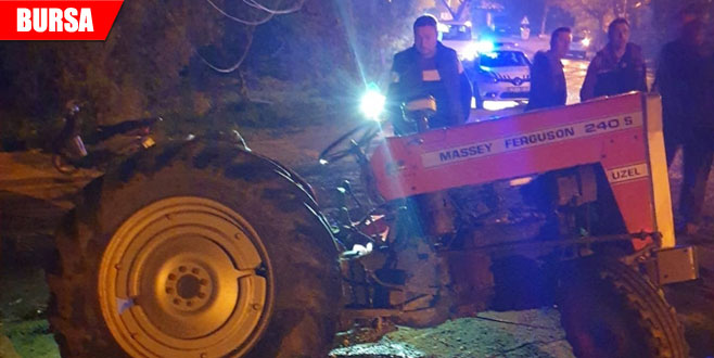 Traktöre çekici çarptı: 1 yaralı Traktöre çekici çarptı: 1 yaralı