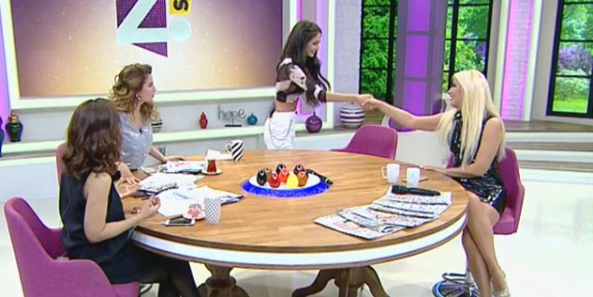 Canlı yayında kırdığı pot gündem oldu! Sunucu ne diyeceğini bilemedi