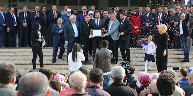 Işık mazbatasını aldı