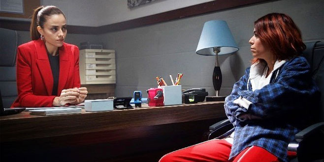 Avlu oyuncusu eşinden tek celsede boşandı!