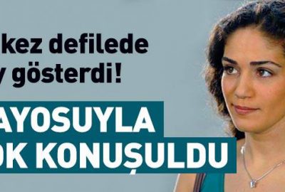 İlk kez defilede boy gösterdi! Mayosuyla çok konuşuldu