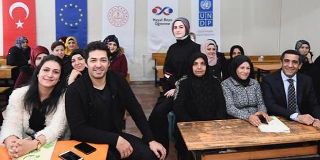 Türkçe dersi Mert Fırat’tan 