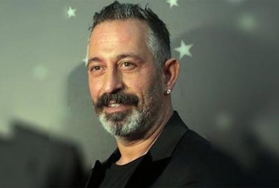 Cem Yılmaz’ın adı Almanya’da trafik levhasında!