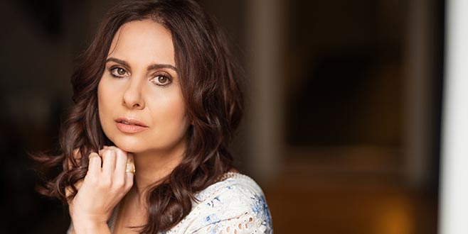 Ünlü oyuncu Şarkıcı oldu