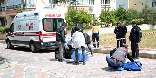 Dehşet! Kız arkadaşını ve annesini öldürüp…