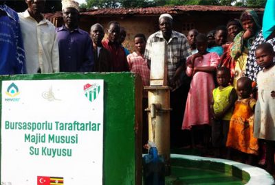 Bursaspor taraftarı Afrika’da ‘bir yudum su’ oldu