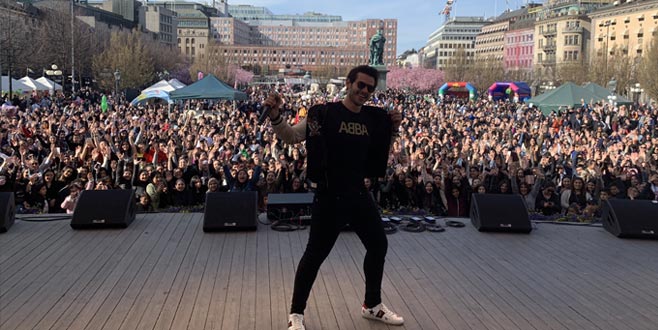 2 günde 30 bin hayranıyla buluştu