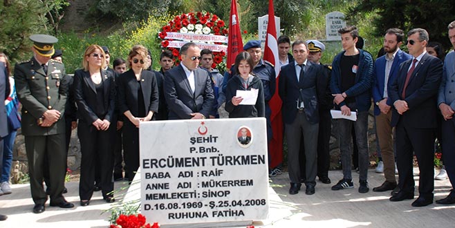 Şehit binbaşı kabri başında anıldı