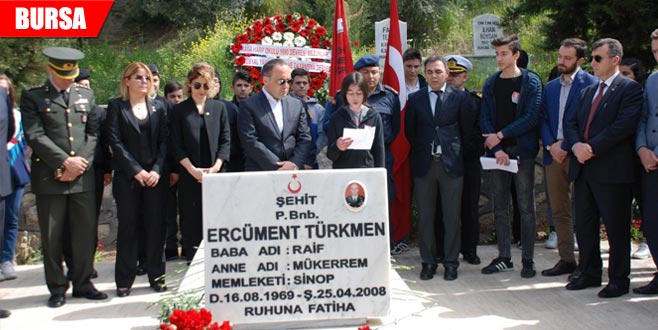 Şehit binbaşı kabri başında anıldı Şehit binbaşı kabri başında anıldı