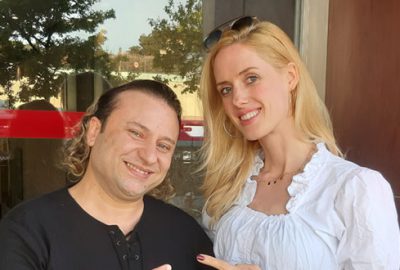 Şarkıcı oldu ve sahnelere hazırlanıyor!