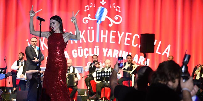 Kaşıkları konuşturdu