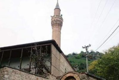 Cami var imam yok