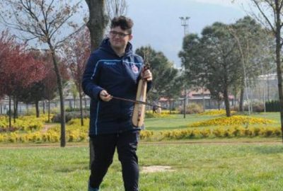 Kemençe çalarak 35 kilo verdi