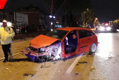 Kaza üstüne kaza yaşadılar: 3 yaralı