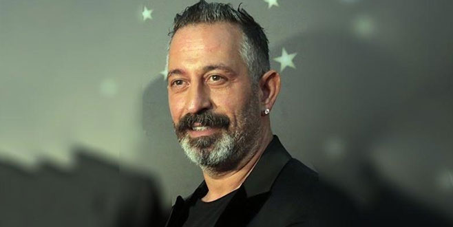 Halk kahramanı değilim!