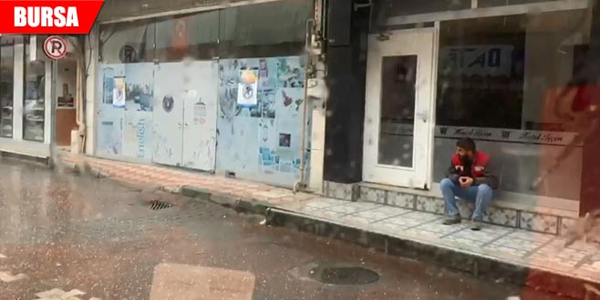 Fındık büyüklüğünde dolu yağdı