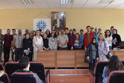 Üniversitelilere ‘yükleme’ semineri