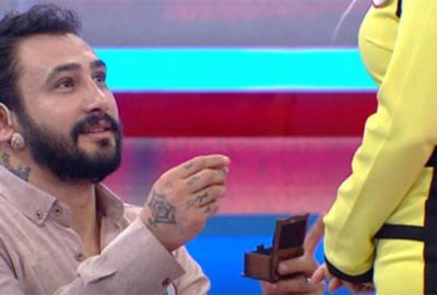 Evlilik teklifi eden adam aldığı cevap karşısında ne yapacağını şaşırdı