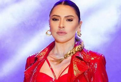 Kırmızı Hadise’si!