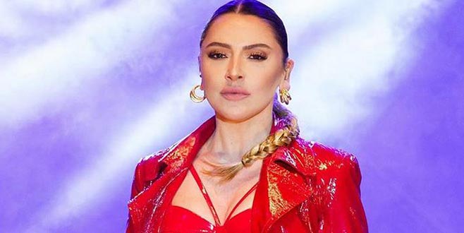 Kırmızı Hadise’si!