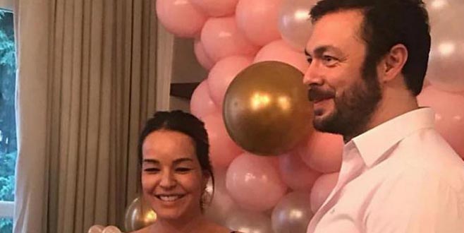 Bengü’ye baby shower sürprizi
