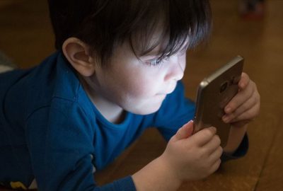 ‘2-3 yaş öncesi çocuklar teknolojiyle tanıştırılmamalı’