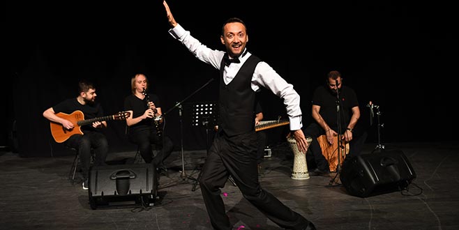 Ünlü oyuncudan ‘Gösteri-Yorum’