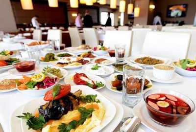 İstanbul’da ‘5 yıldızlı’ iftar kişi başı 400 lirayı aşıyor